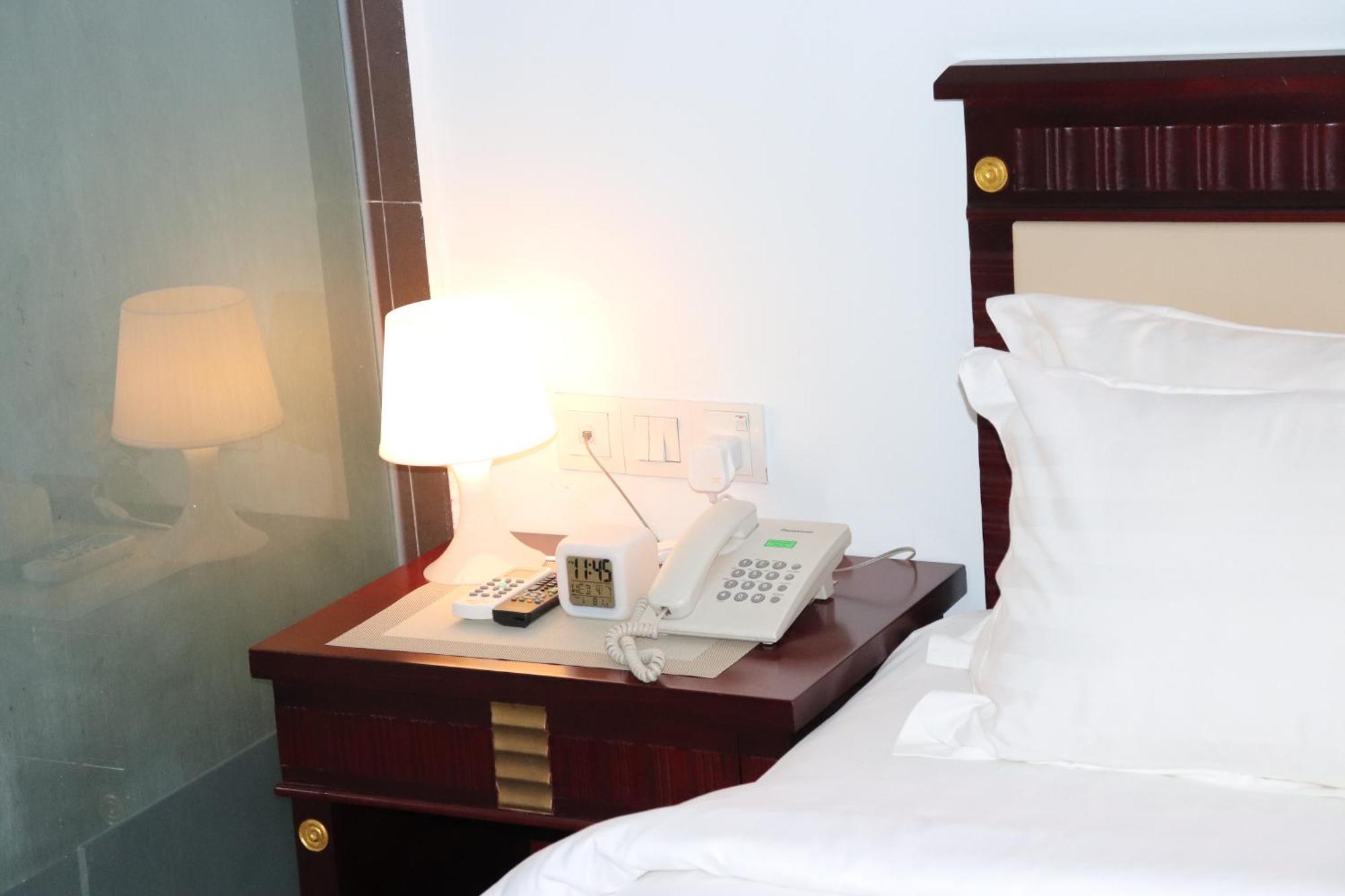 Hotel Al Amin Куала Лумпур Екстериор снимка