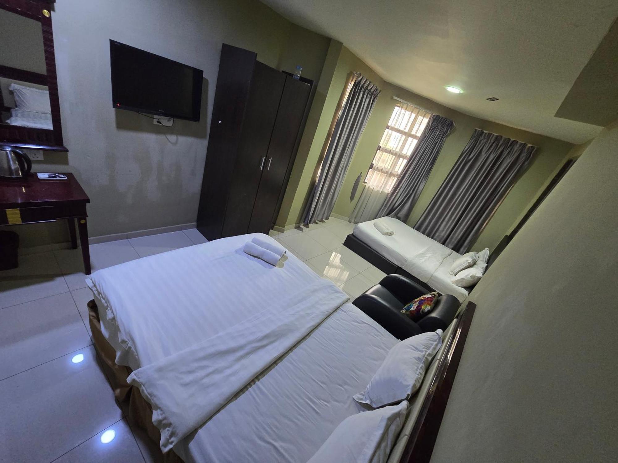 Hotel Al Amin Куала Лумпур Екстериор снимка