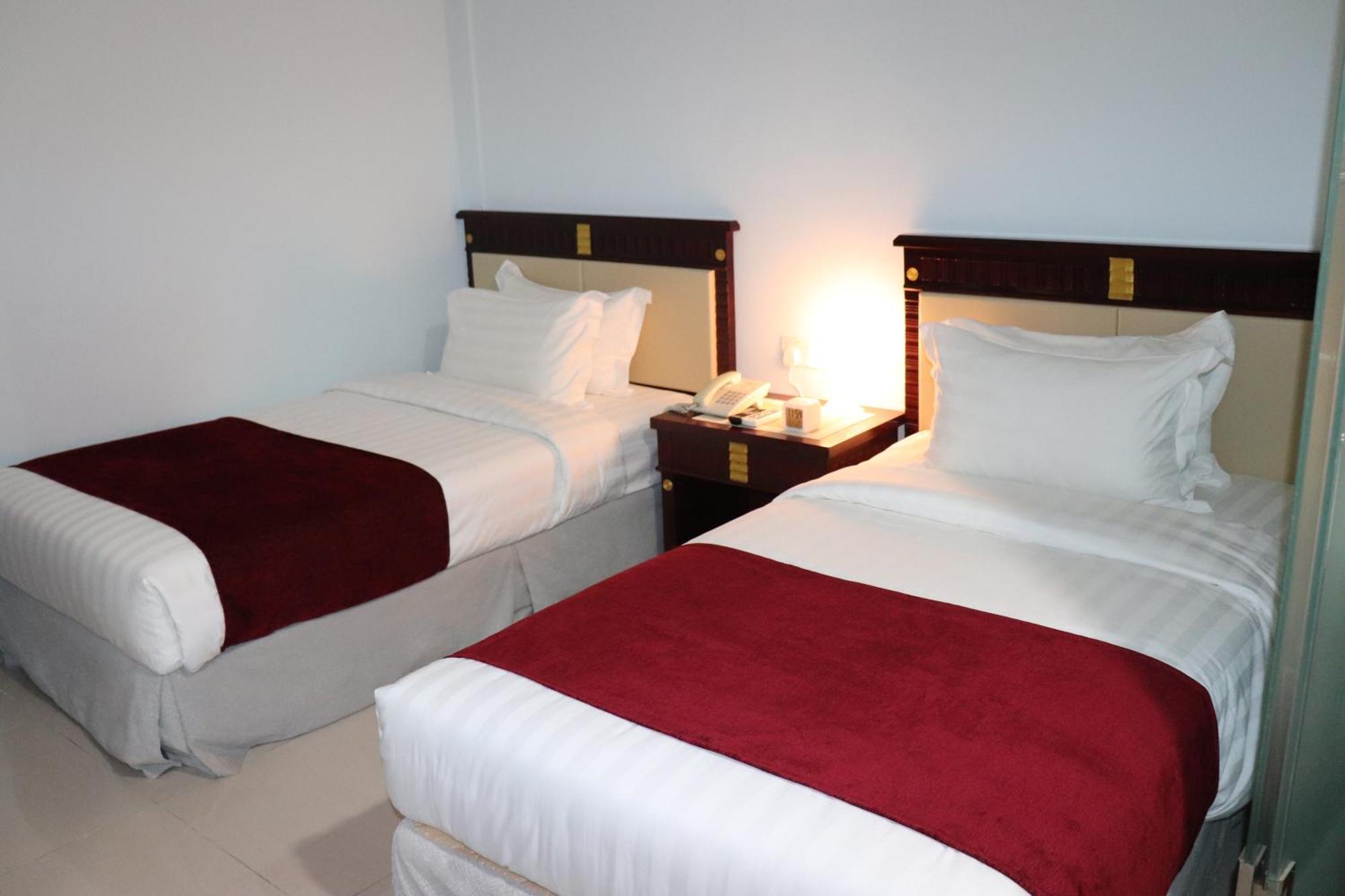 Hotel Al Amin Куала Лумпур Екстериор снимка