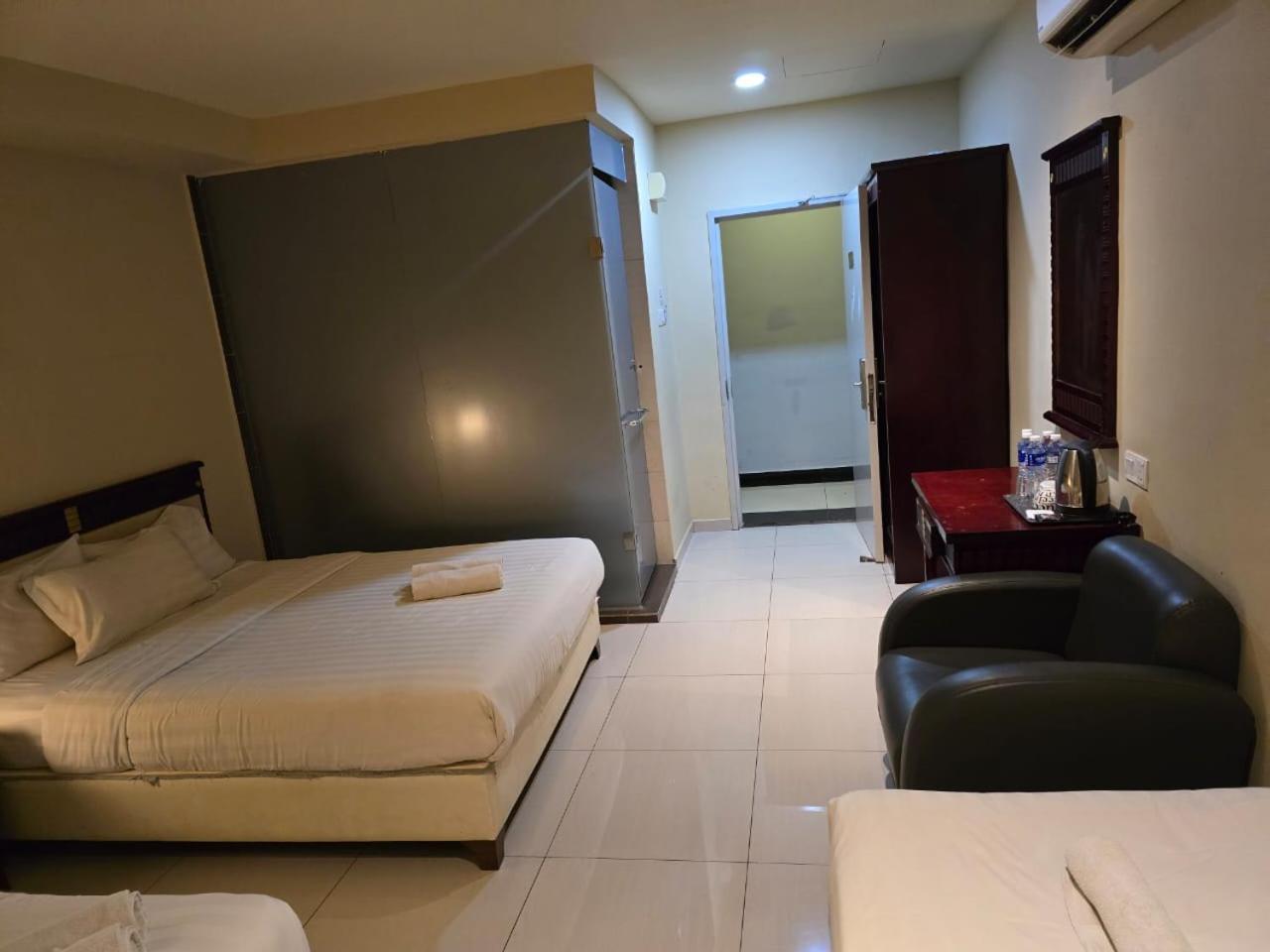 Hotel Al Amin Куала Лумпур Екстериор снимка